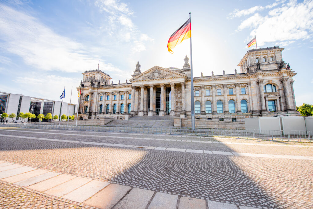 ZV fordert: Kein politischer Einfluss auf Mindestlohn- kommission 1 berlin city view 2023 11 27 05 34 21 utc
